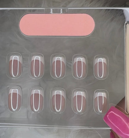 CLASSIC WHITE FRENCH TIP